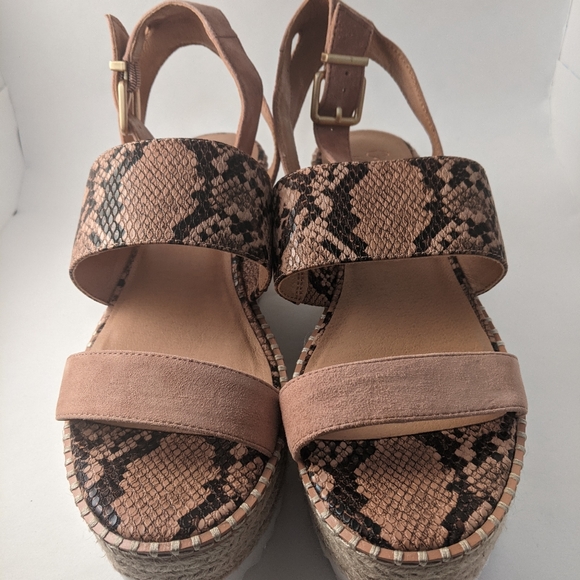 Crown Vintage Wedge Sandal Snake Print Size 9M Wom - Picture 5 of 7